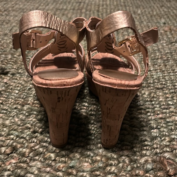 Gold wedges - Picture 3 of 4